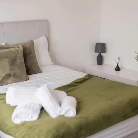Apartamento Deluxe 5'bed House W- Parking - Centre Birmingam