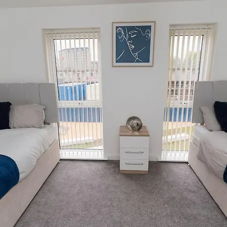 Deluxe 5'bed House W- Parking - Centre *